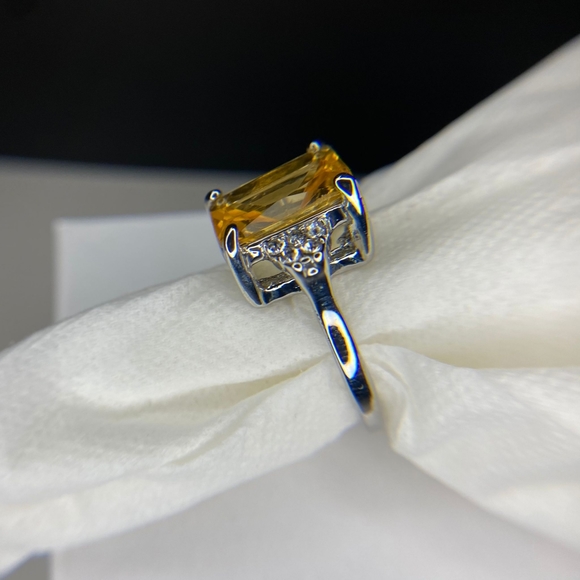 FIRM Emerald Cut Champagne White Sapphire  Silver - Picture 2 of 3